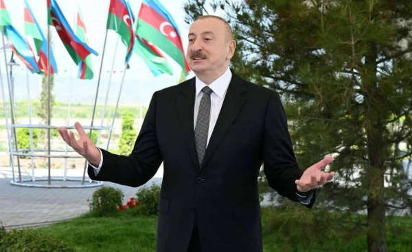 prezidentlə ağ şəhərdə xoşbəxtlik selfisi...